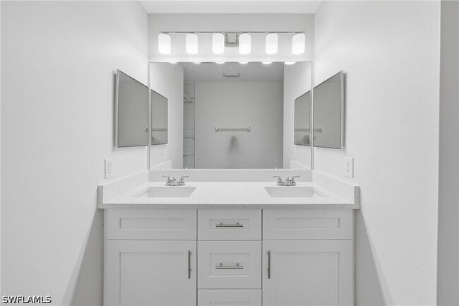 Building Photo - 4621 25th St SW