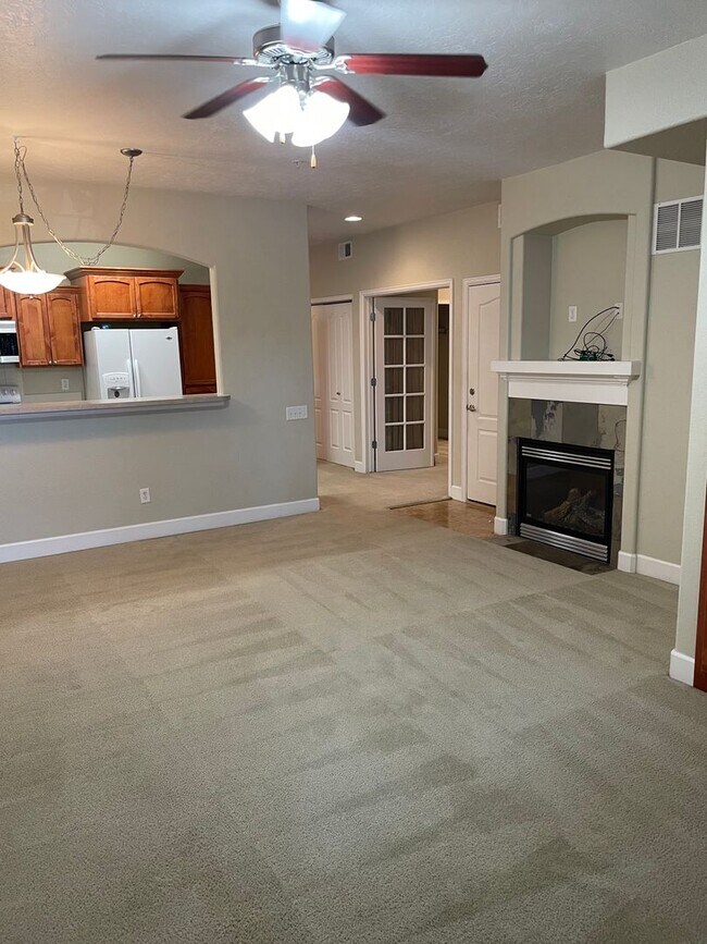 Building Photo - Beautiful/Quick I-25 Access 2 Bed 2 Bath Condo in Wellington