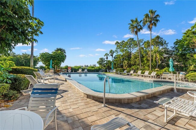 Building Photo - 300 S Florida Ave