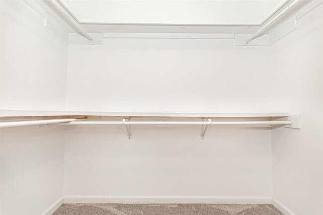 Building Photo - 4931 Junius St