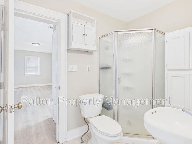 Building Photo - 3411 S Polk St