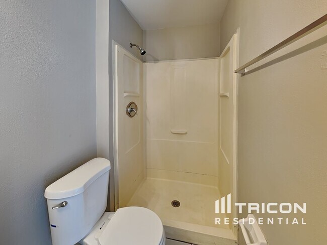 Building Photo - 8234 Vassar Cir