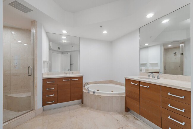 Building Photo - 3630 Gardens Pkwy