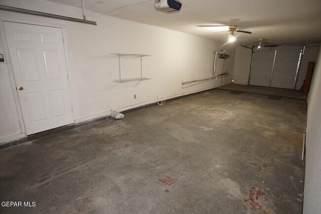 Building Photo - 4924 Winthrop Dr