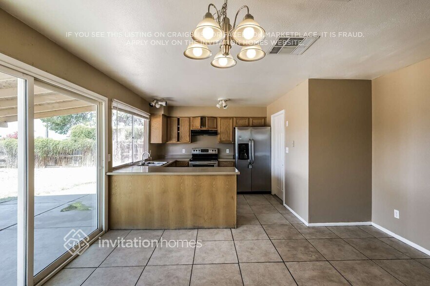 Building Photo - 3410 N 90th Dr