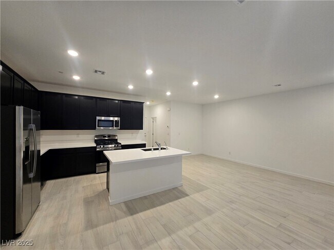 Building Photo - 375 Powell Crst Dr