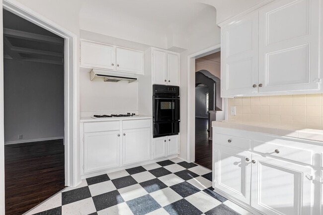 Building Photo - Clarkhill Residences LLC - 145