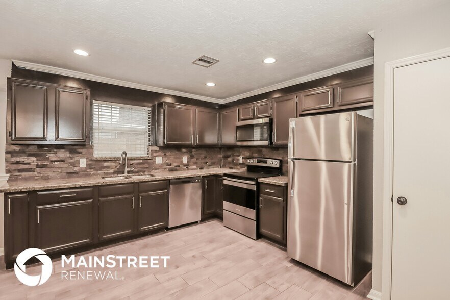 Building Photo - 11806 Perry Rd