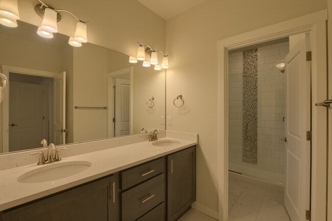 Building Photo - 14661 36th Ct NE