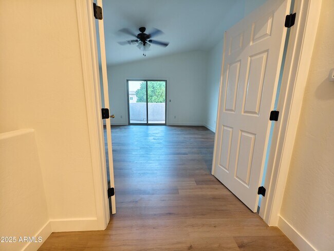 Building Photo - 15061 N 90th Dr