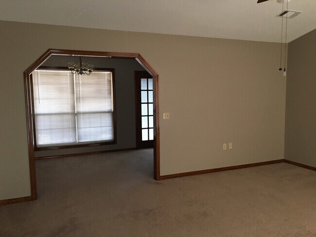 Building Photo - 6274 Chickasawhay St