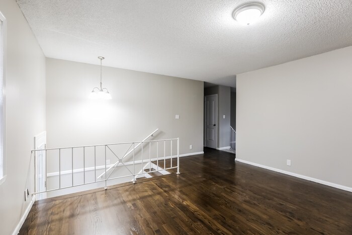 Building Photo - 907 N Yuma Ave