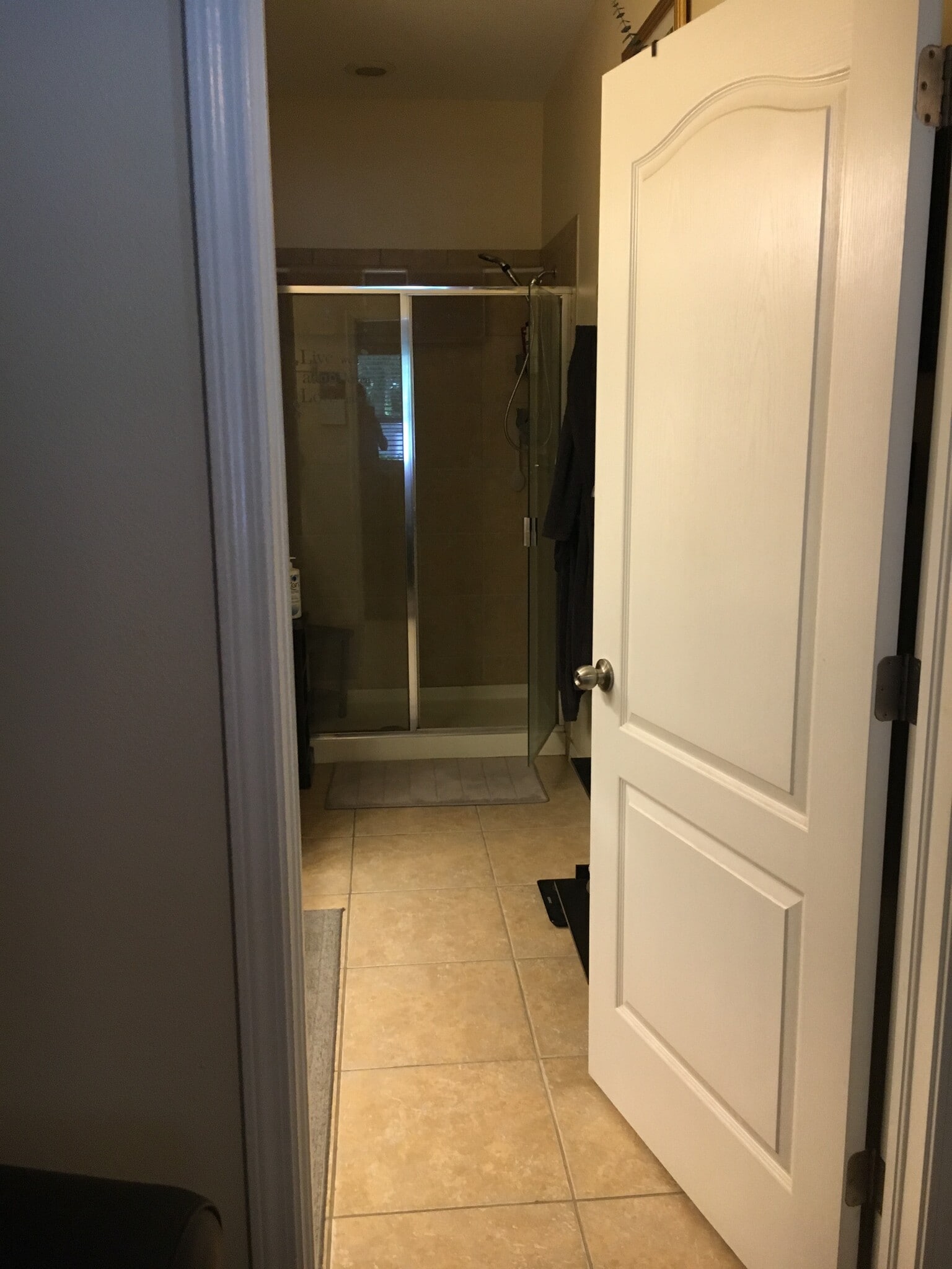 Master bathroom - 4008 Shade Tree Ln