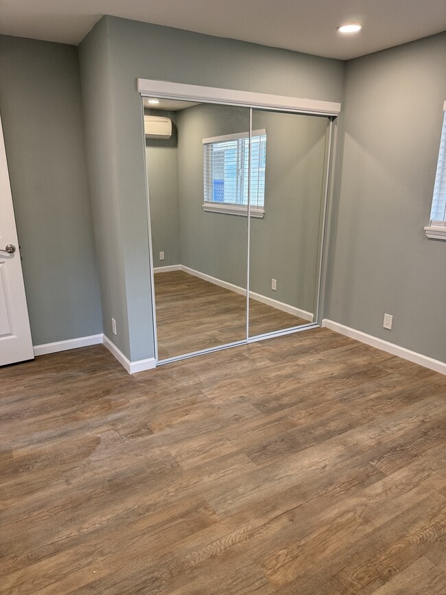 Building Photo - 3317 Catherine St