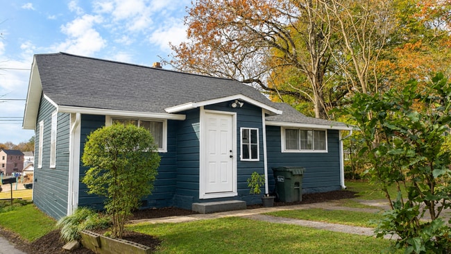 Building Photo - 3296 Stillwood Dr