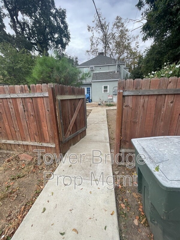 Building Photo - 1313 Lochbrae Rd