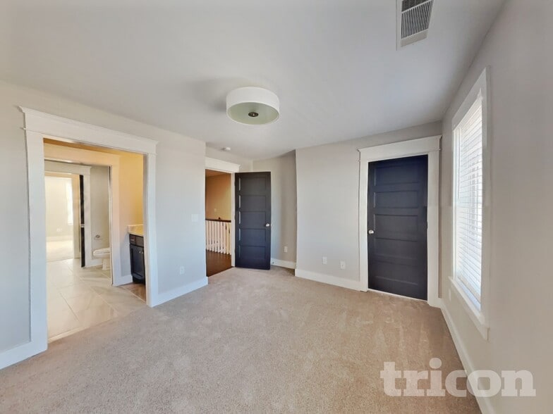 Building Photo - 6813 Charlotte Pike