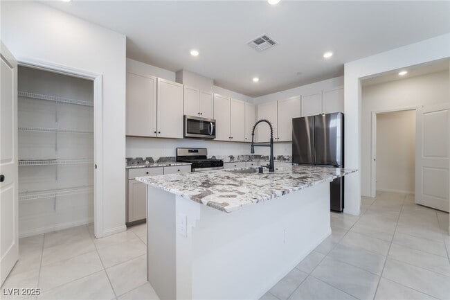 Building Photo - 3734 Battipaglia Ave