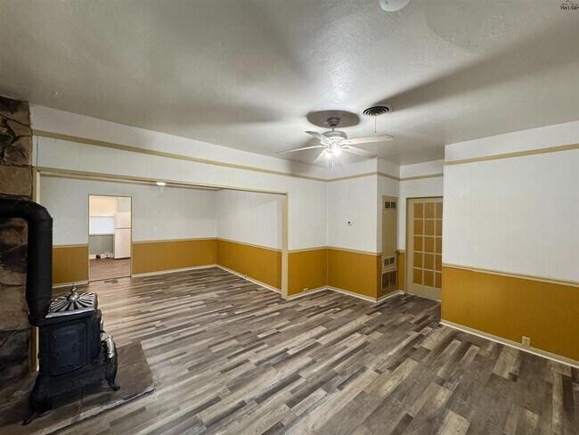 Building Photo - 3205 10th St