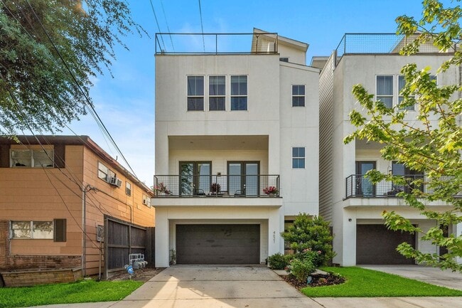 Building Photo - 4621 Chartres St