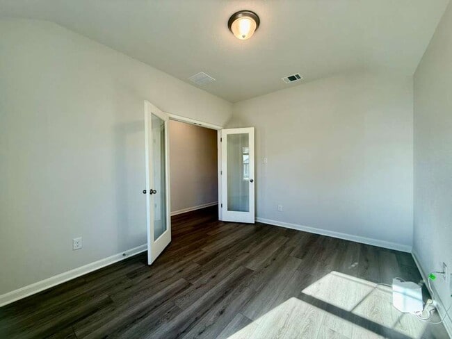 Building Photo - 11507 Cottage Pt