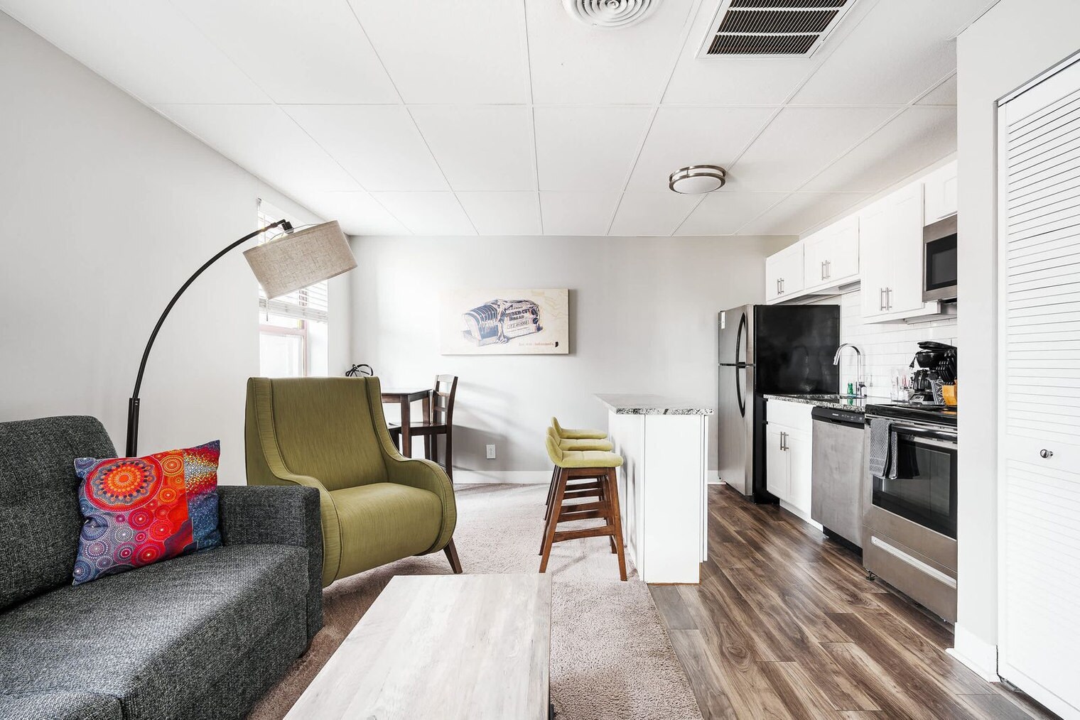 Building Photo - 615 N East St