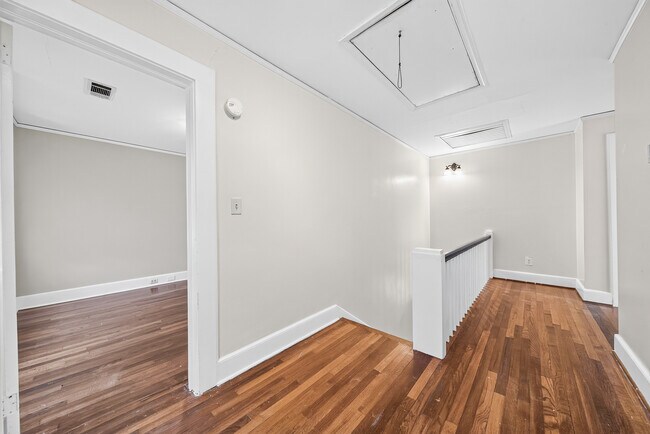 Building Photo - 1237 Owsley Ave