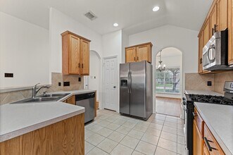 Building Photo - 24911 Sandusky Dr
