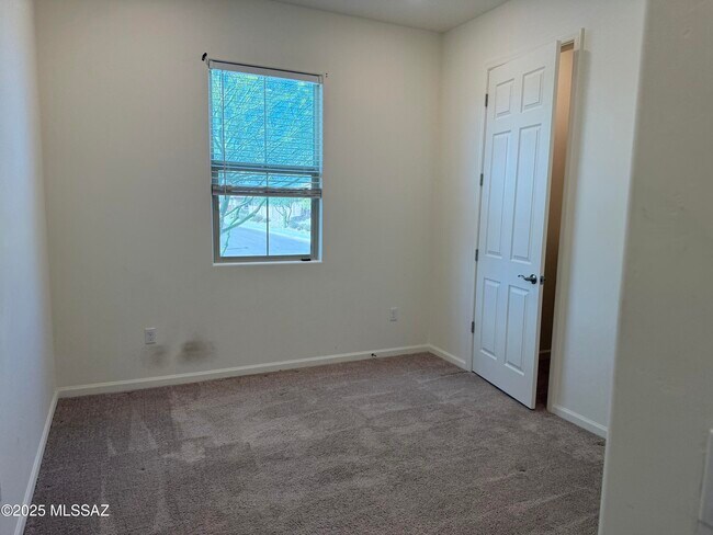 Building Photo - 1646 W Aristides St