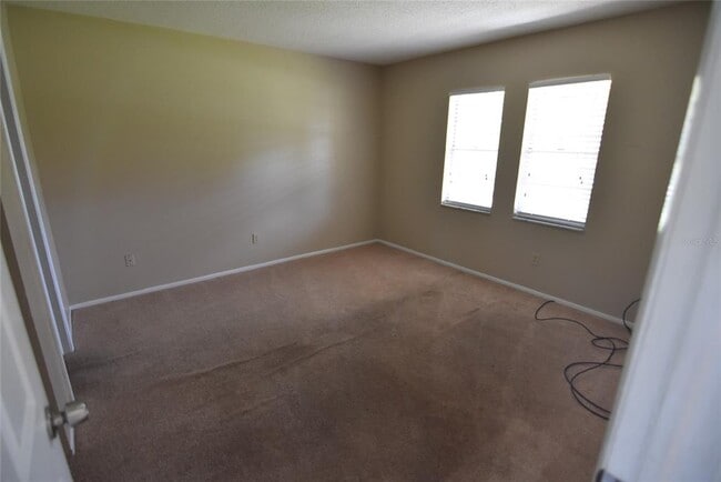 Building Photo - 423 Longwood Cir