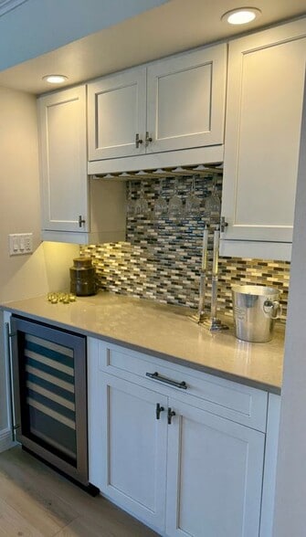 Building Photo - 6020 Pelican Bay Blvd