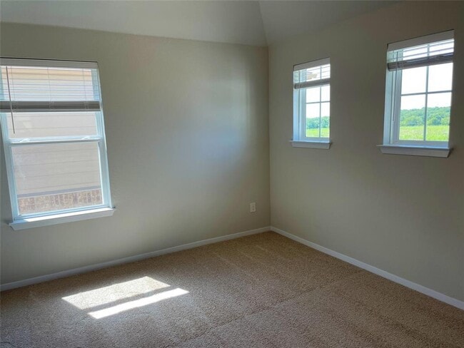 Building Photo - 6406 Pleasanton Pkwy