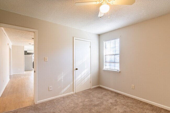 Building Photo - 539 Pheasant Run Dr