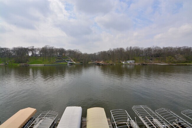 Building Photo - 12368 Bridgeview Dr N