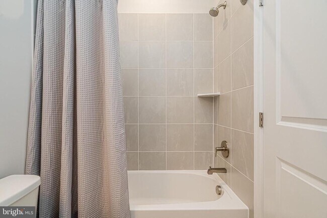 Building Photo - 3929 Small Roundtop Rd