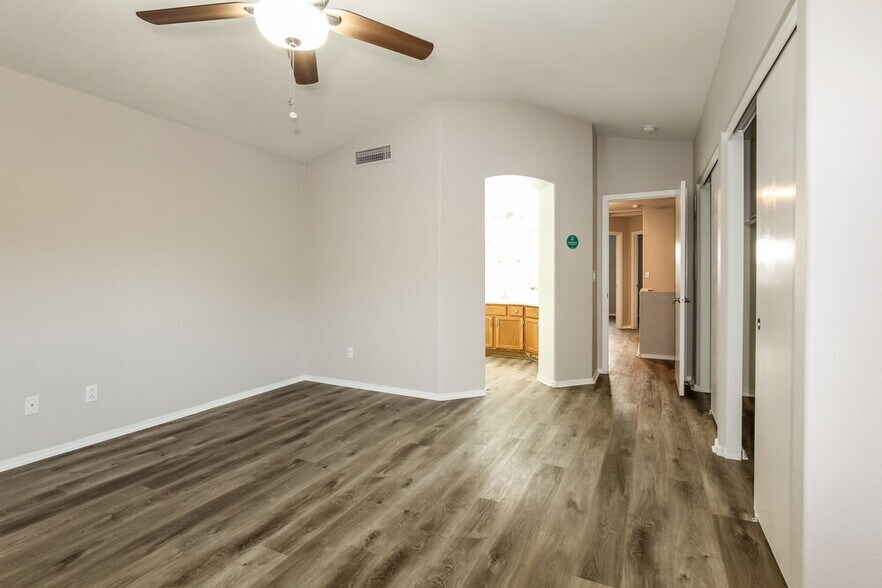 Building Photo - 17461 N 14th St