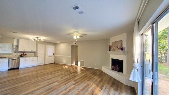 Building Photo - 14419 Cypress Leaf Dr
