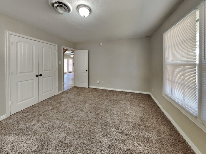 Building Photo - 5753 Wimbleton Way