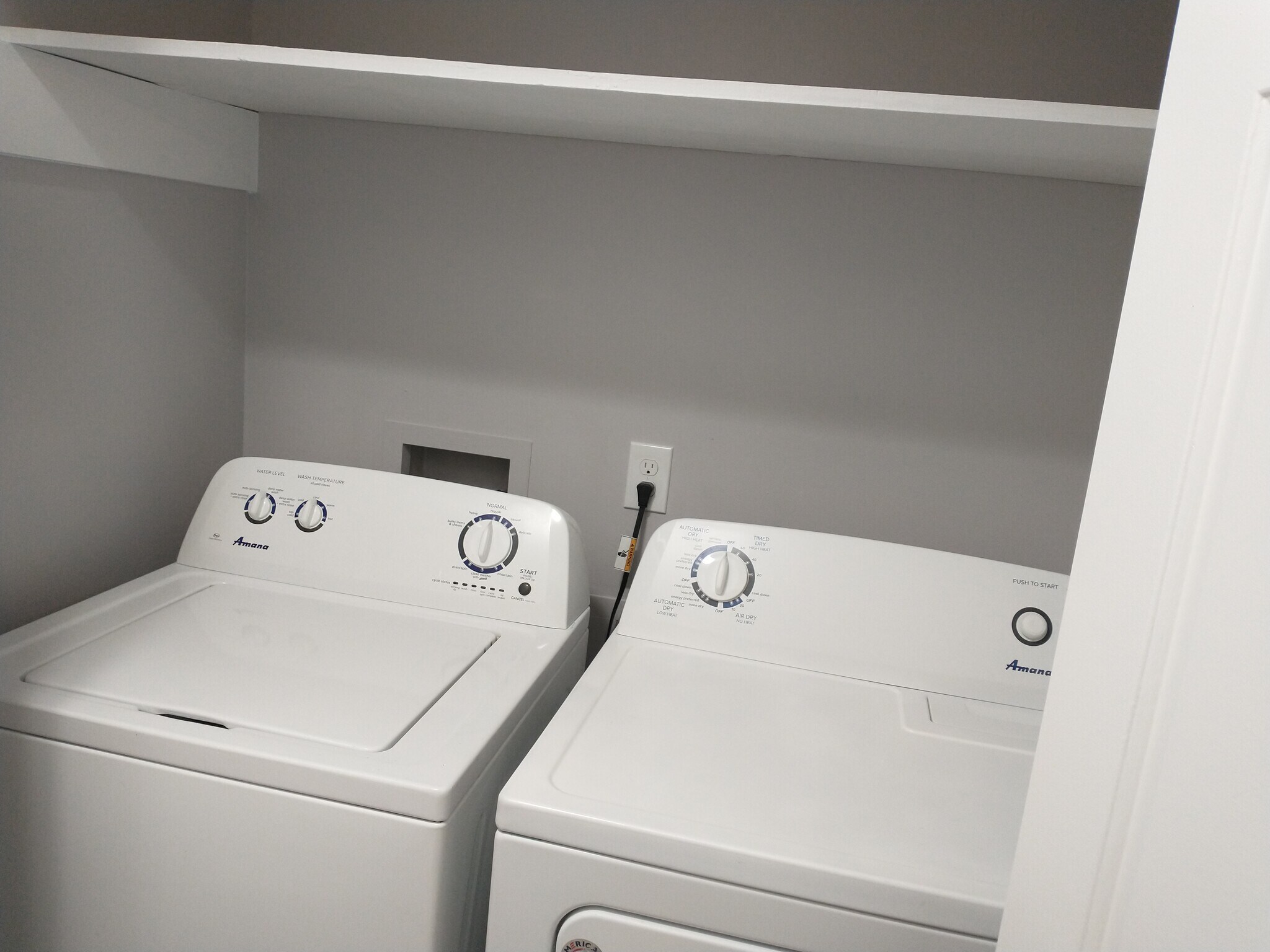 Washer/ Dryer - 607 N 1st St