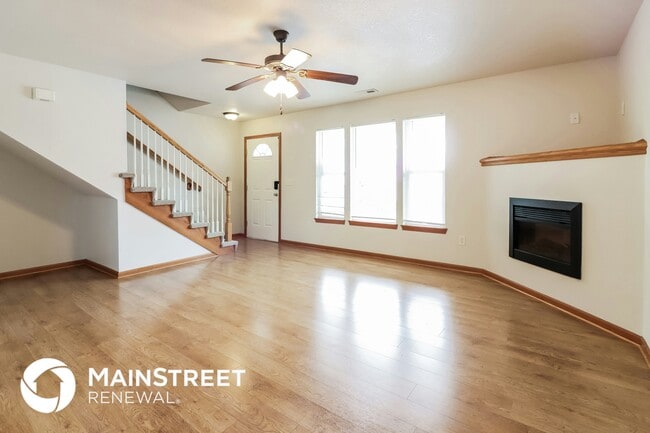 Building Photo - 424 NE Wolf Creek Dr