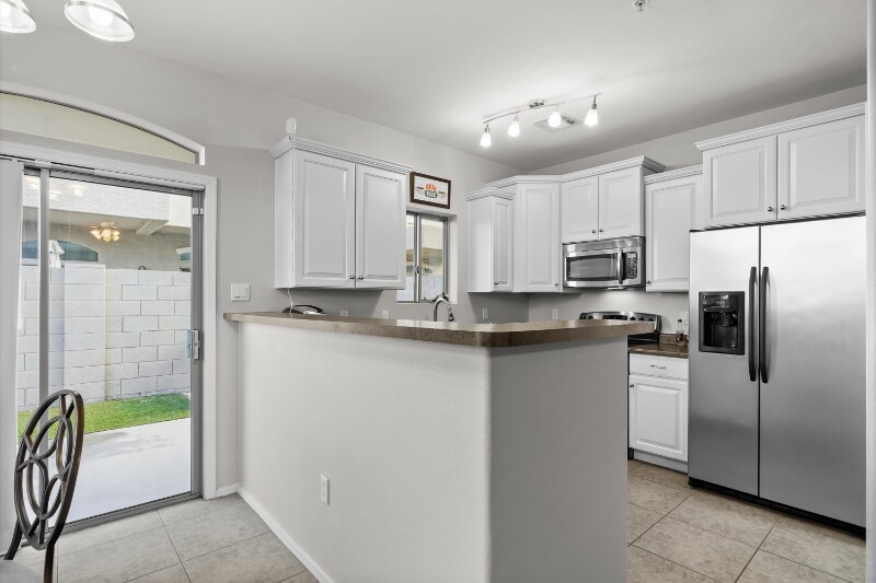 Building Photo - 2150 W Alameda Rd