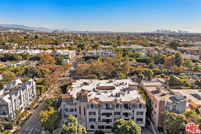 Building Photo - 850 Croft Ave