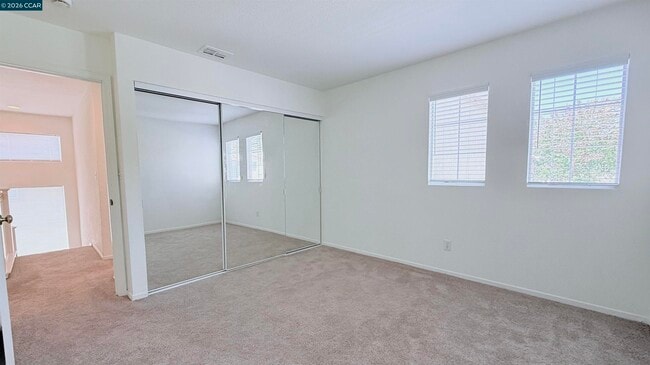 Building Photo - 1023 Vista Pointe Cir