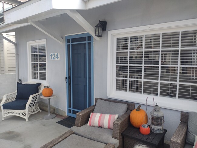 Front of house/Patio - 124 42nd St