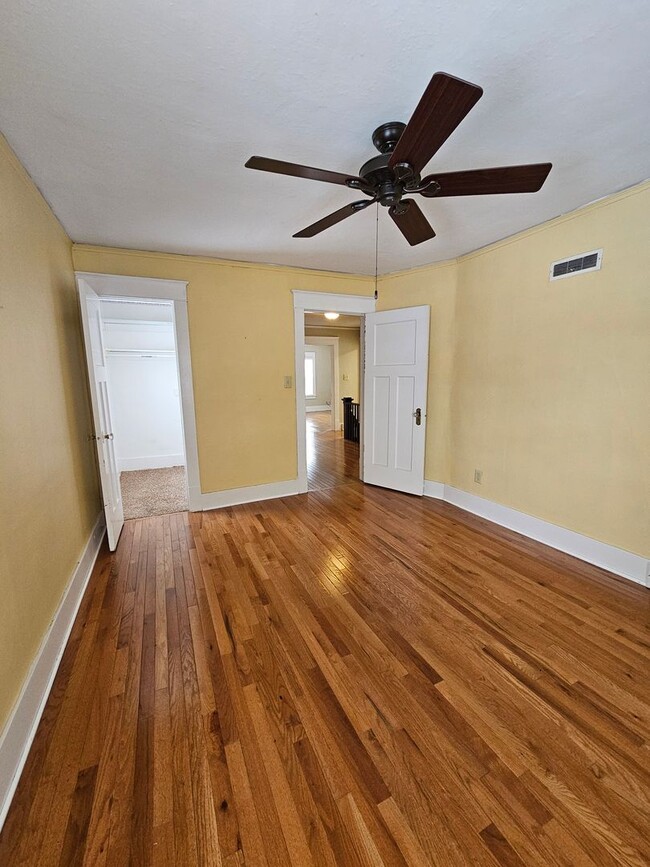 Building Photo - 4 BED | 2.5 BATH | SPACIOUS HOME | WEST
