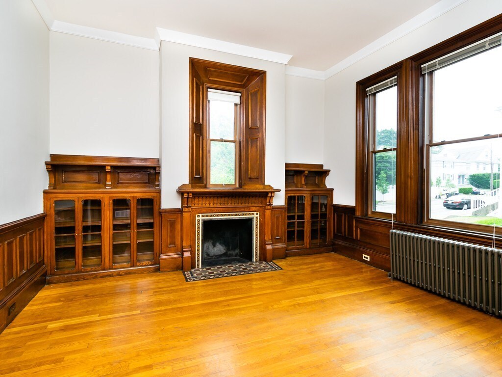 Building Photo - 836 Belmont St