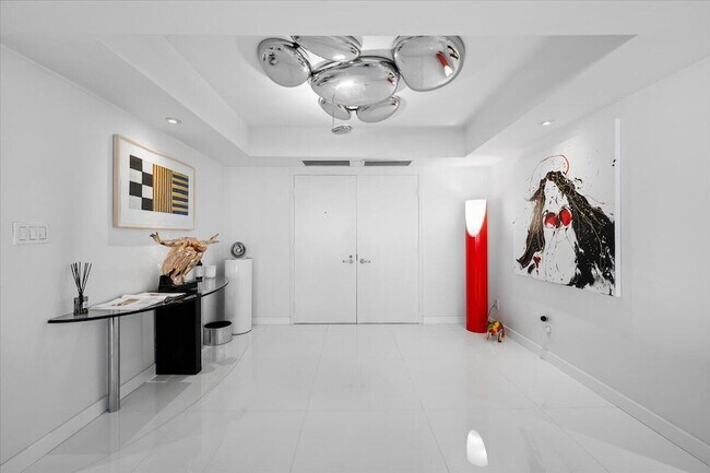 Building Photo - 5280 N Ocean Dr