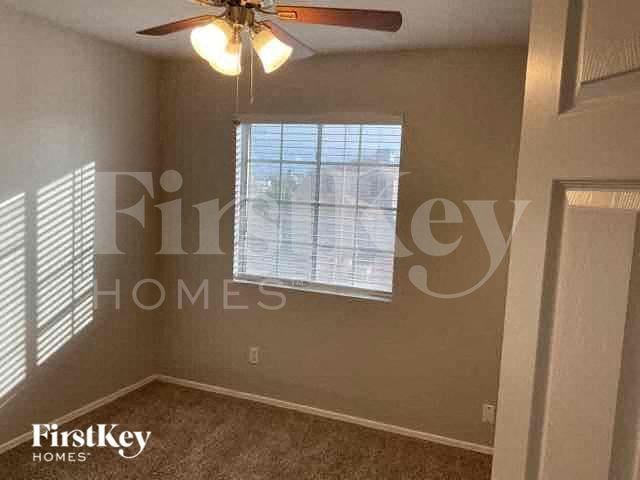 Building Photo - 7618 W Ironwood Dr