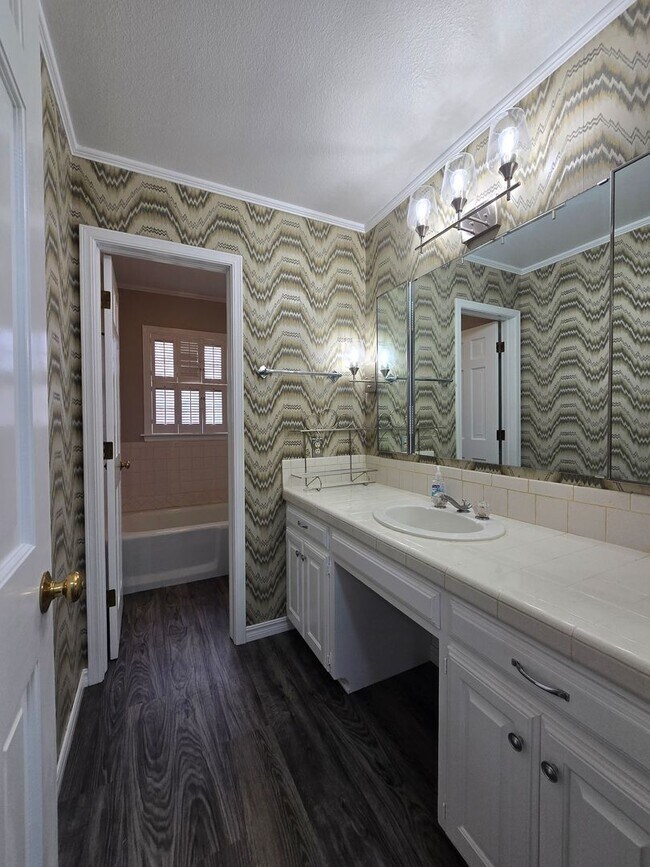 Building Photo - 3 Bedroom 2 Bath home in Shawnee!