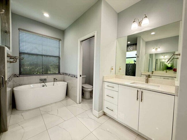 Building Photo - 3 bed 2 bath Single Family home in Golden Gate Estates